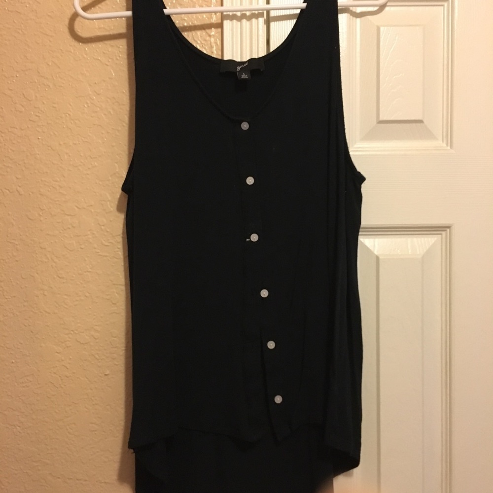 Button down tank